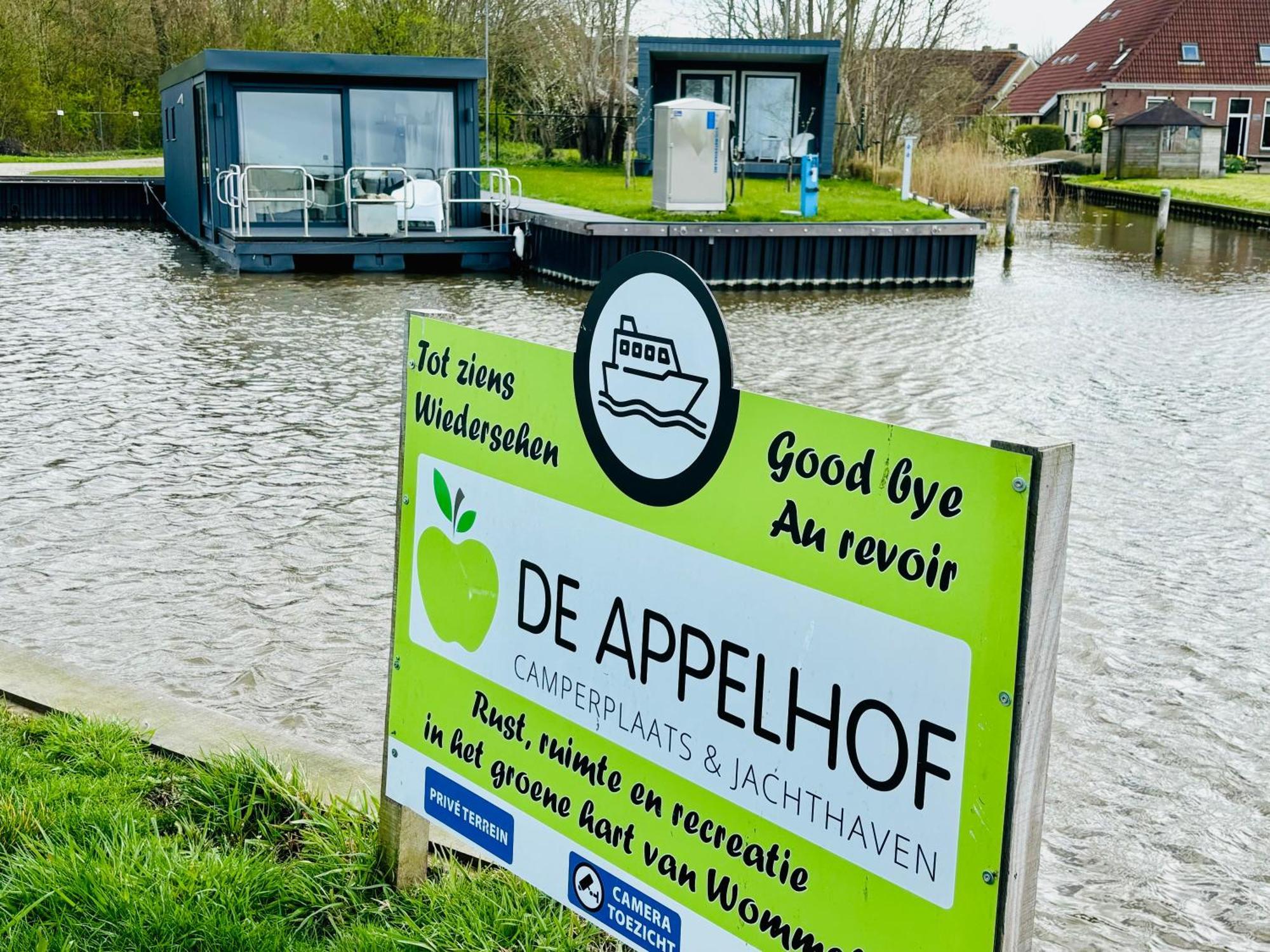 Uniek Overnachten In Een Tiny House Op De Appelhof Wommels Esterno foto