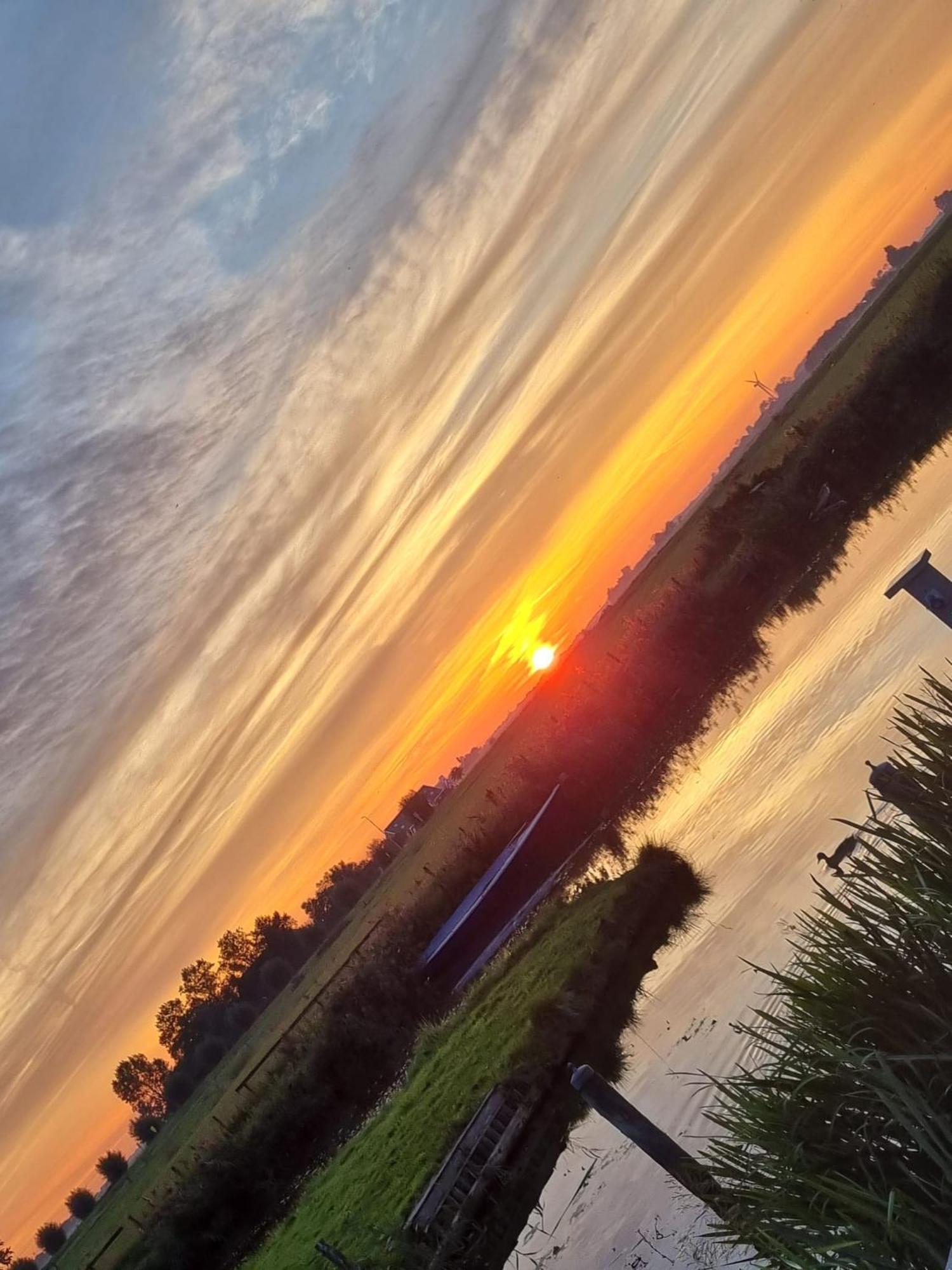 Uniek Overnachten In Een Tiny House Op De Appelhof Wommels Esterno foto